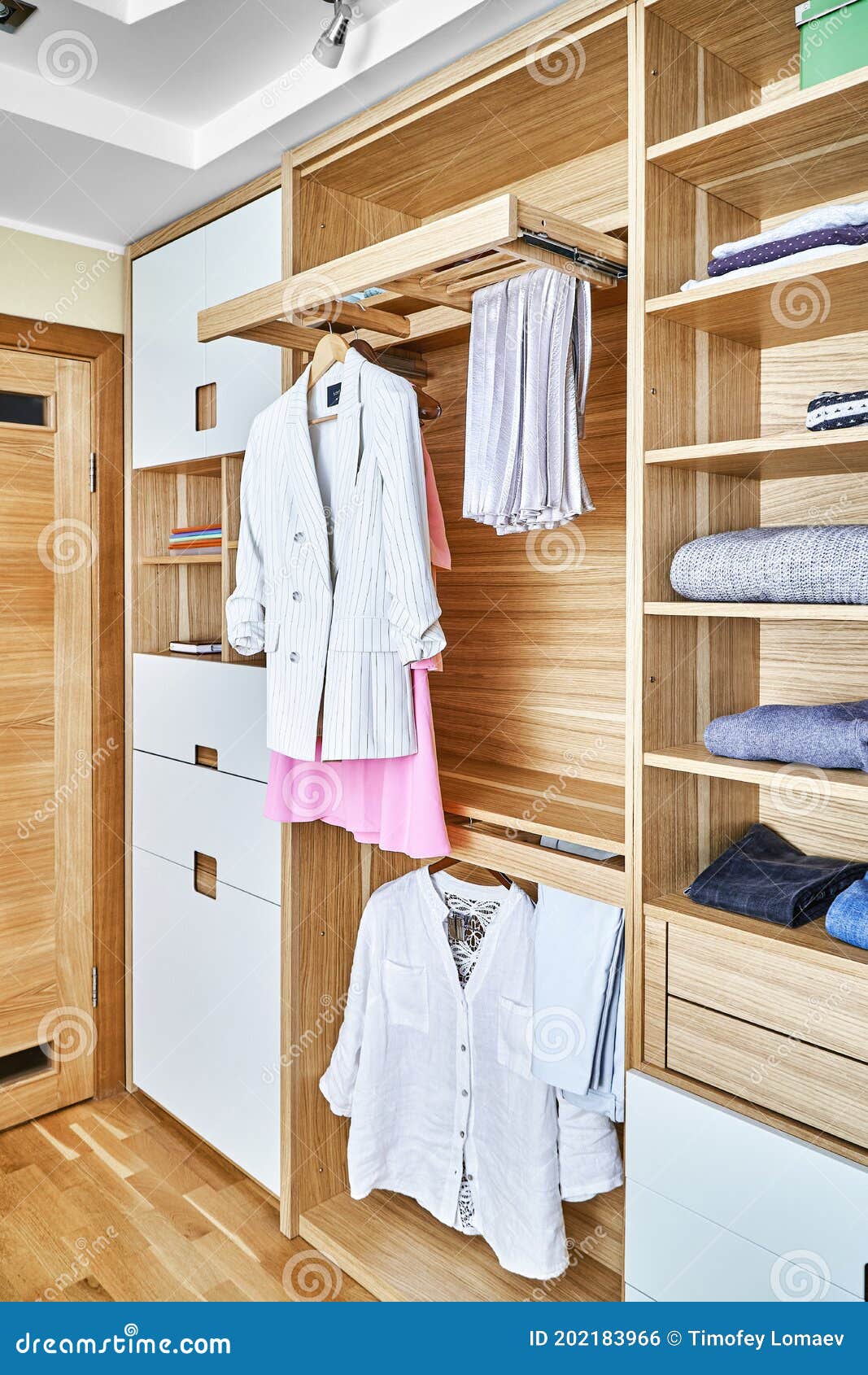 196 Internal Shelves Photos Free Royalty Free Stock Photos From Dreamstime