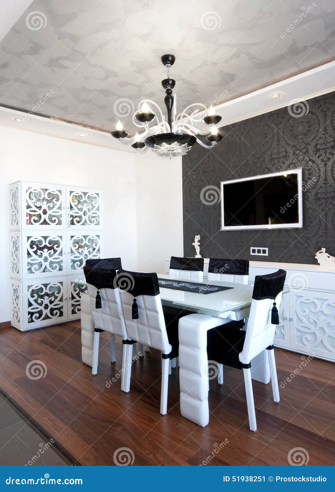 Moderne eetkamer in zwart witte kleuren stock foto afbeelding ...