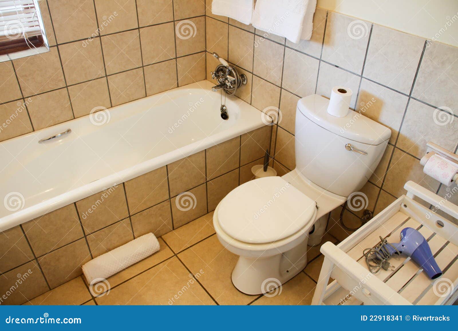 Modernes Badezimmer stockbild. Bild von haus, fliesen - 22918341