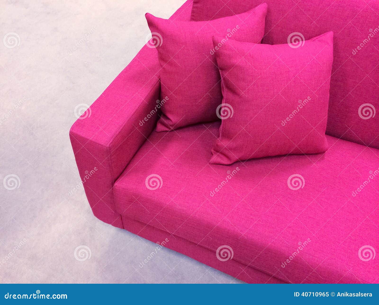 Modernes rosafarbenes Sofa stockbild. Bild von futon 40710965