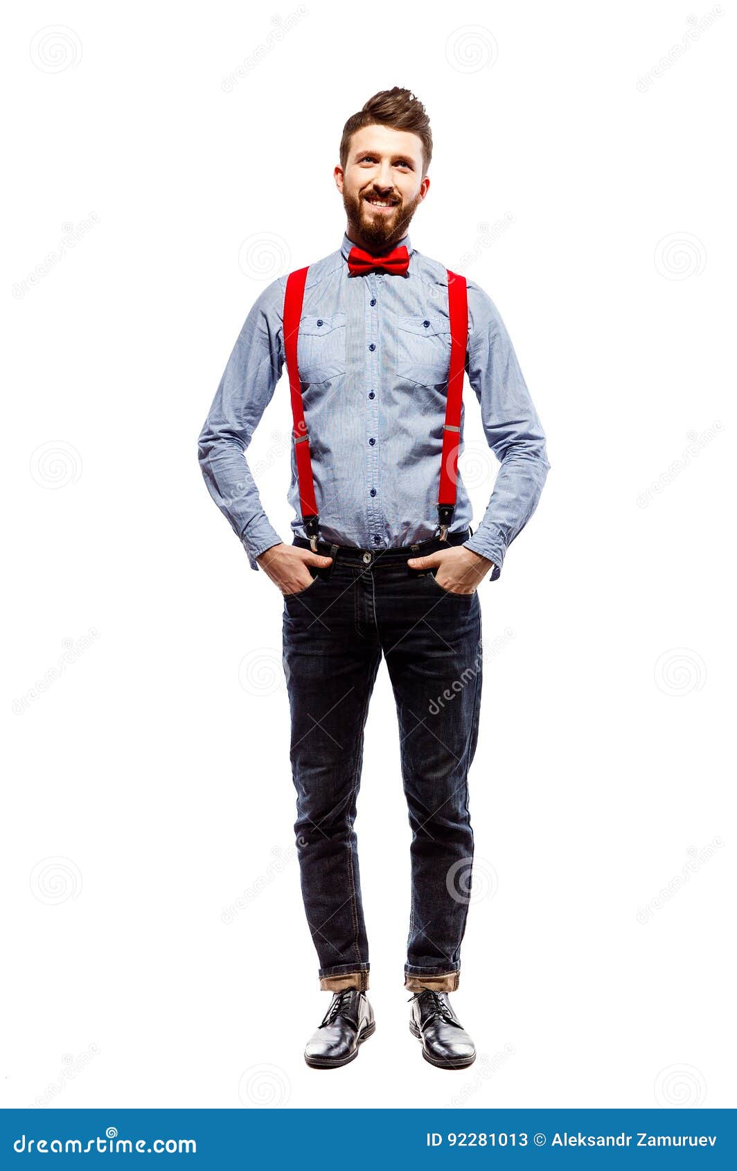 Modieuze Kerel Die Blauw Overhemd, Rode Bowtie En Bretels Dragen Isolat Stock - Image of aardig, jongen: 92281013