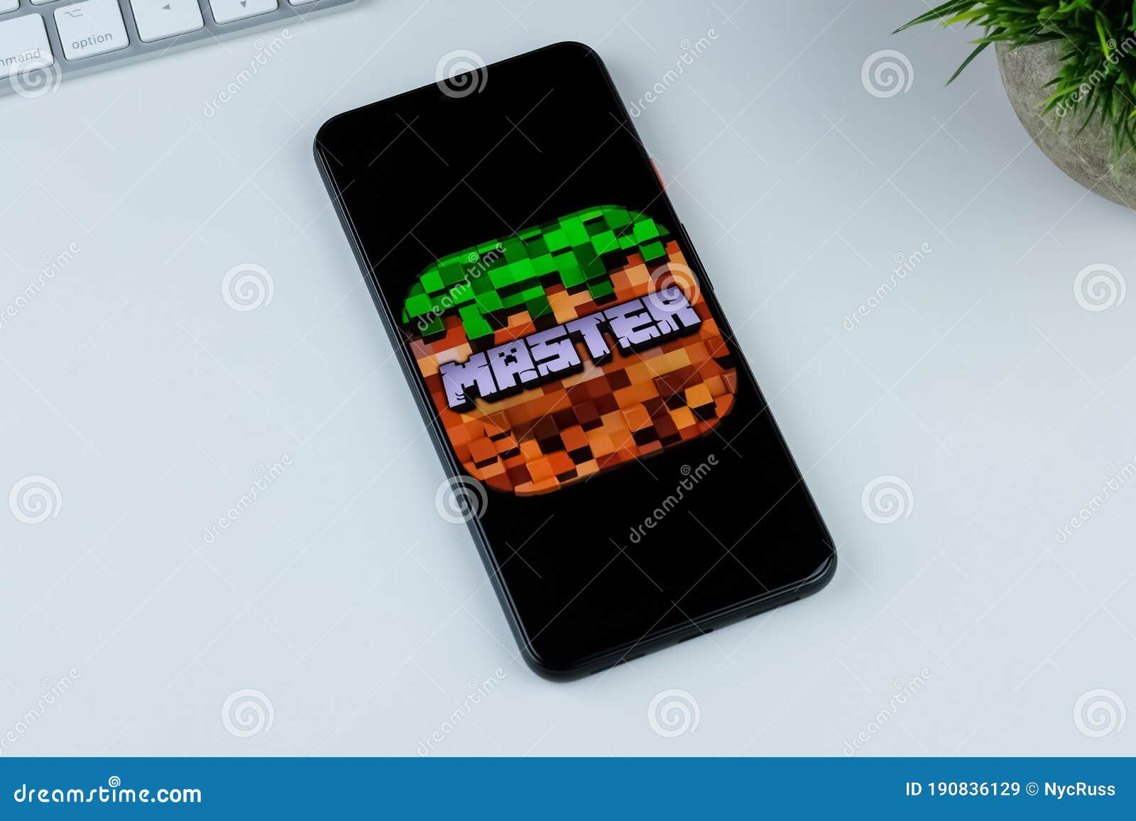 Modmaster для карманных варианта логотипа приложения на экране смартфона Pe  Minecraft. Редакционное Стоковое Изображение - изображение насчитывающей  карманн, логос: 190836129
