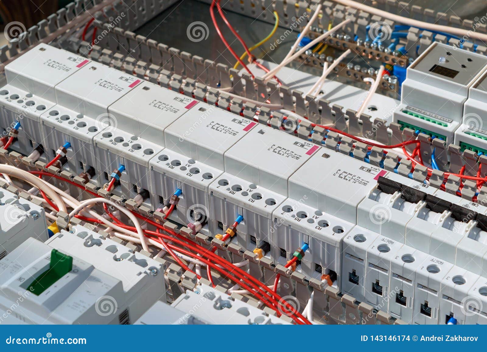 Modular Starters and Circuit Breakers in Electrical
