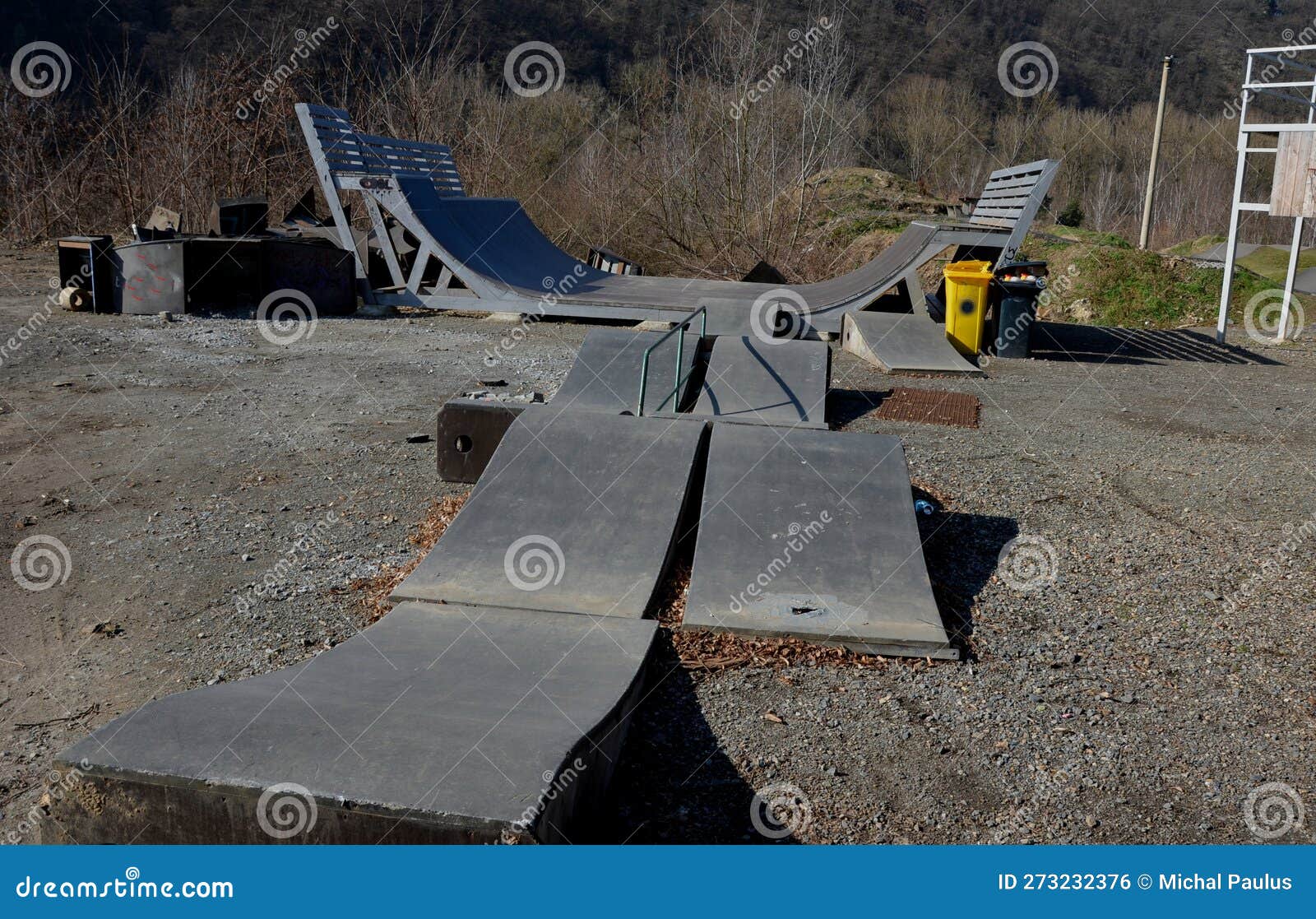 modular pumptrack made of composite material, instead of