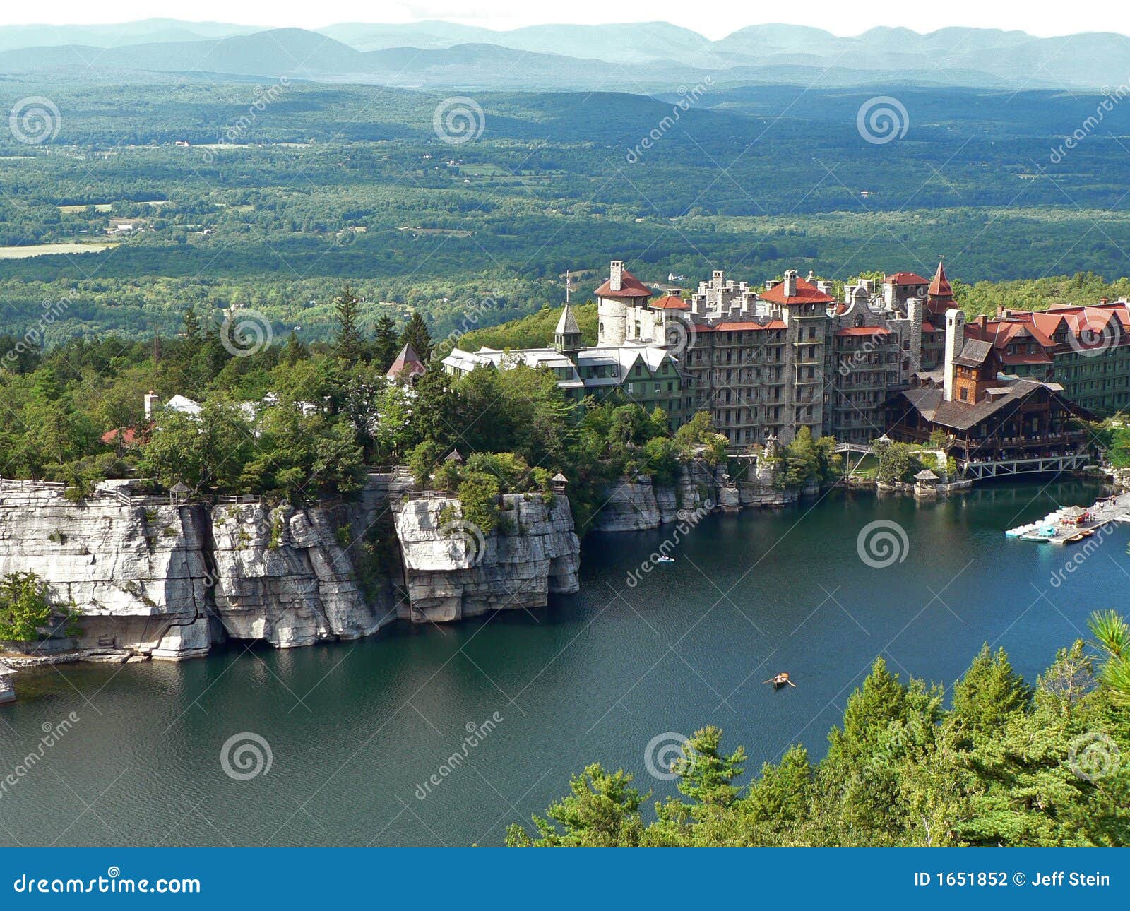Mohonk Mountain House stock photo. Image of lake, resort 1651852