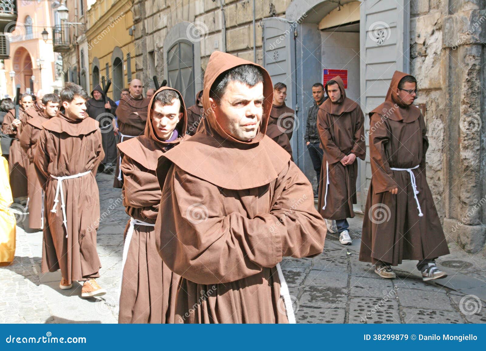 Moines Chrétiens Image stock éditorial Image 38299879