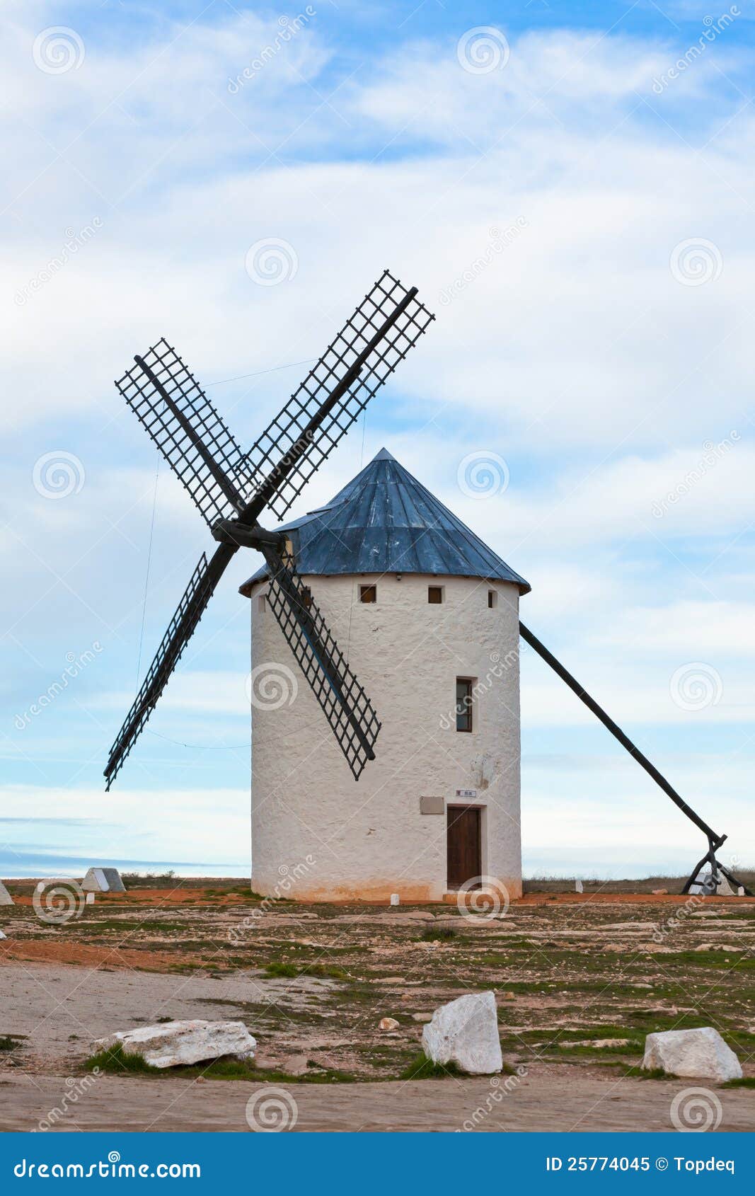 Foto de Moinho De Vento Medieval Europa e mais fotos de stock de