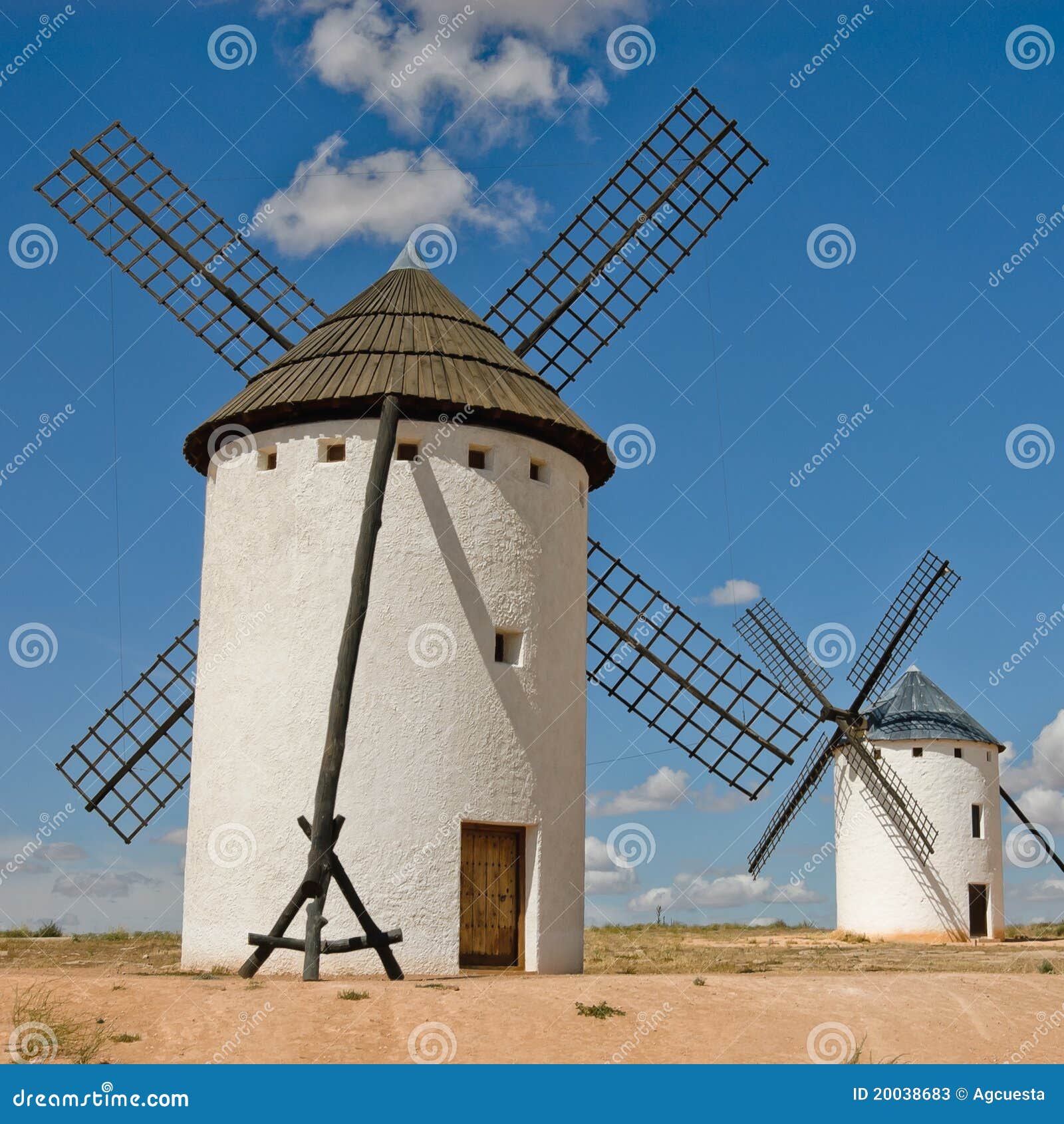 Moinho de vento medieval imagem de stock. Imagem de moinho - 20038683