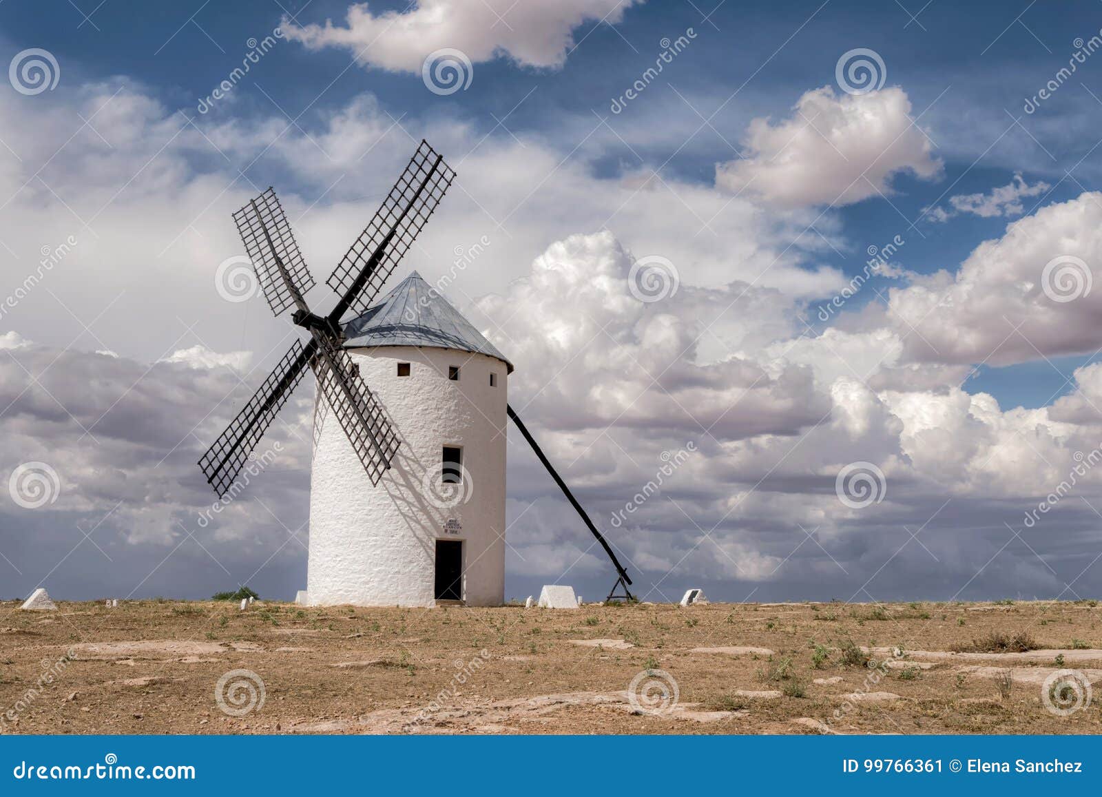 Moinho De Vento Medieval De Don Quixote No La Mancha De Castilla