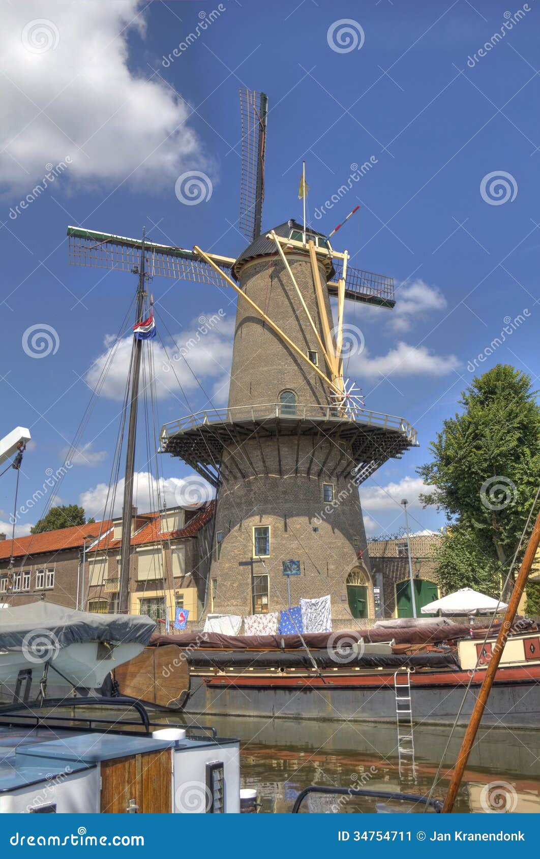 Moinho De Vento No Gouda, Holanda Imagem de Stock - Imagem de ensolarado,  cenas: 34754711