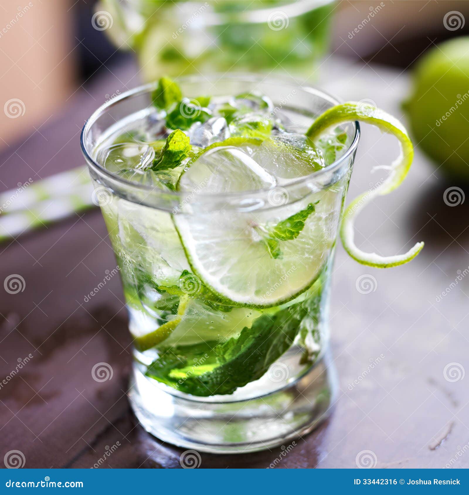 mojito cocktail close up