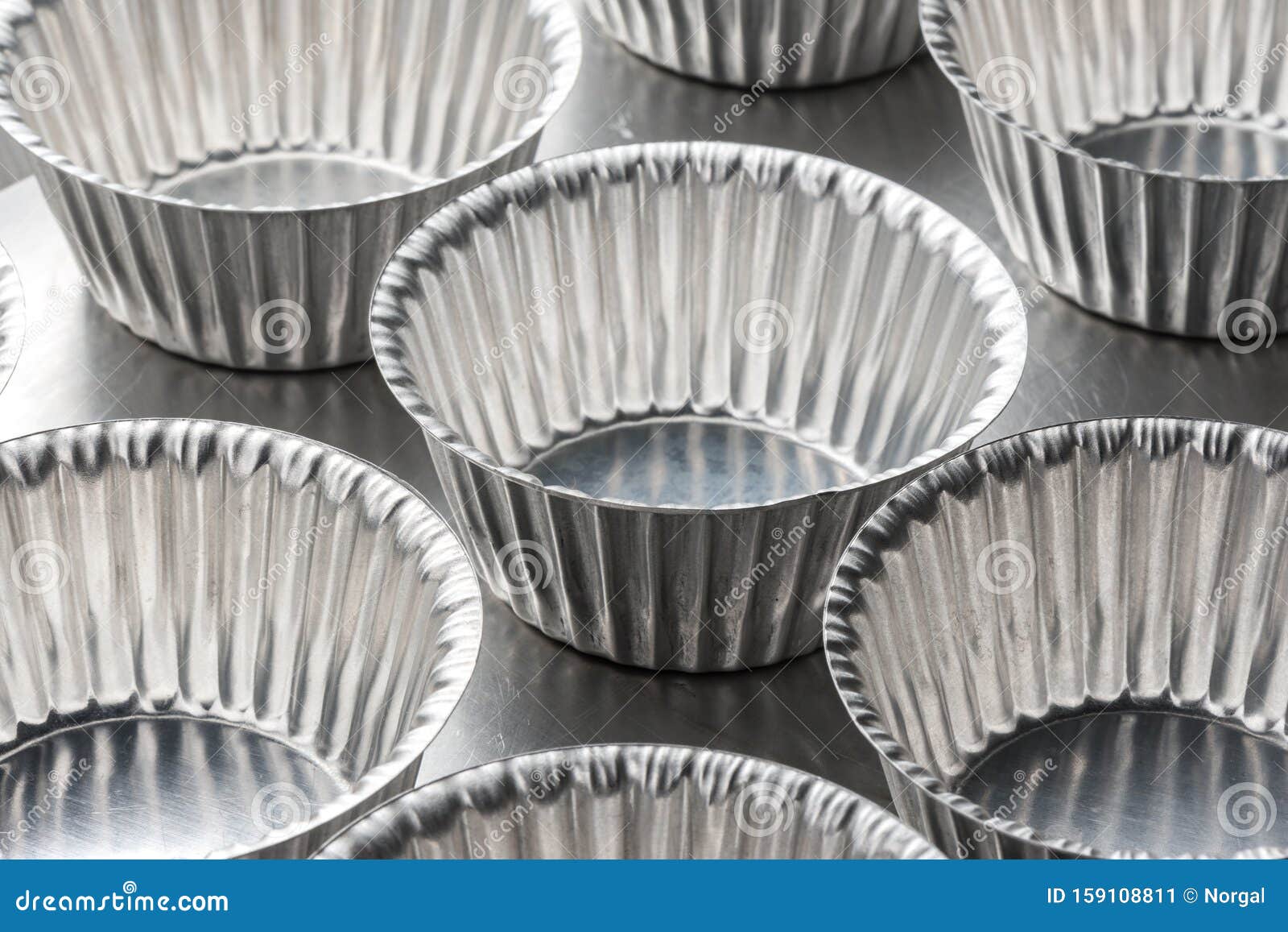Molde de pasta de aluminio imagen de archivo. Imagen de mollete 159108811