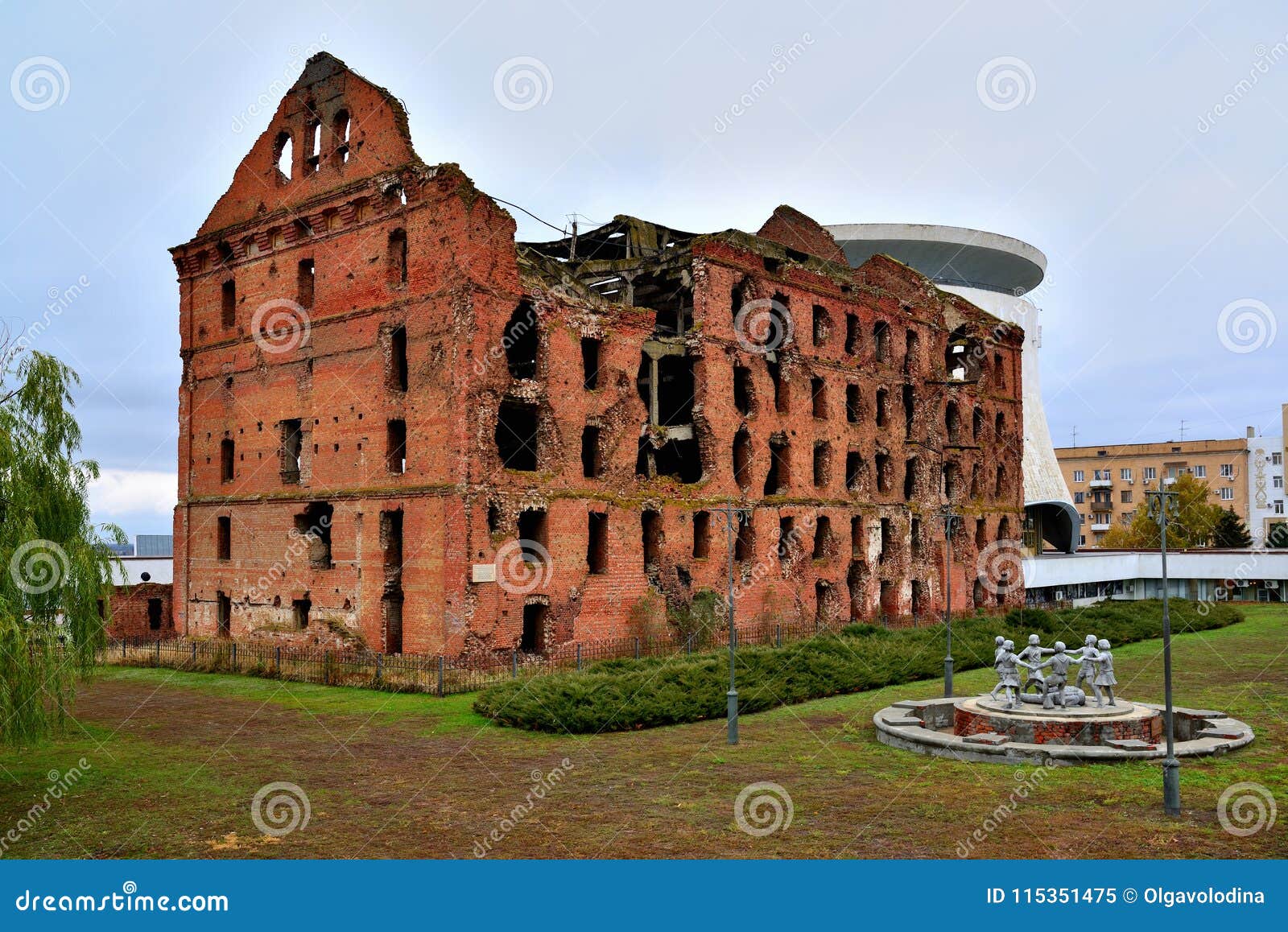 Molino De Gergardt - Edificio Destruido En La Batalla De Stalingrad Durante  La Segunda Guerra Mundial Stalingrad, Rusia Imagen de archivo - Imagen de  danza, ruinas: 115351475