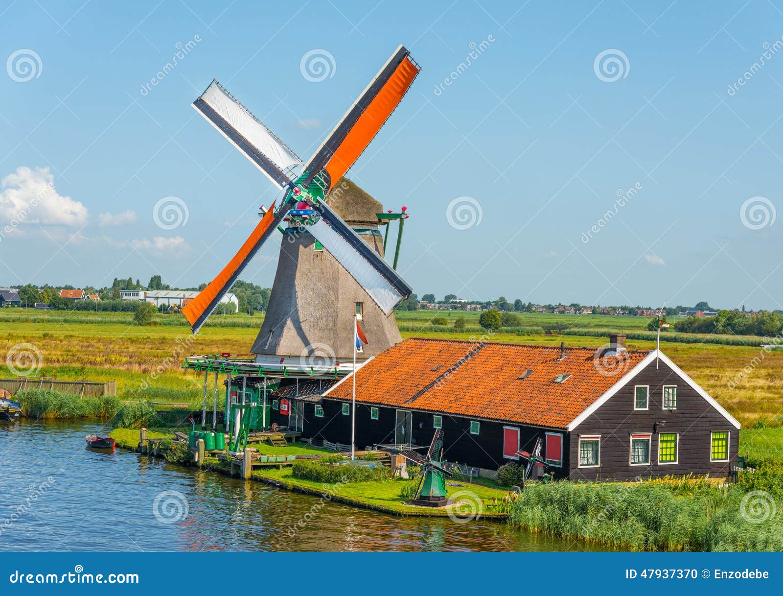 Molino de viento Amsterdam foto de archivo. Imagen de potencia - 47937370