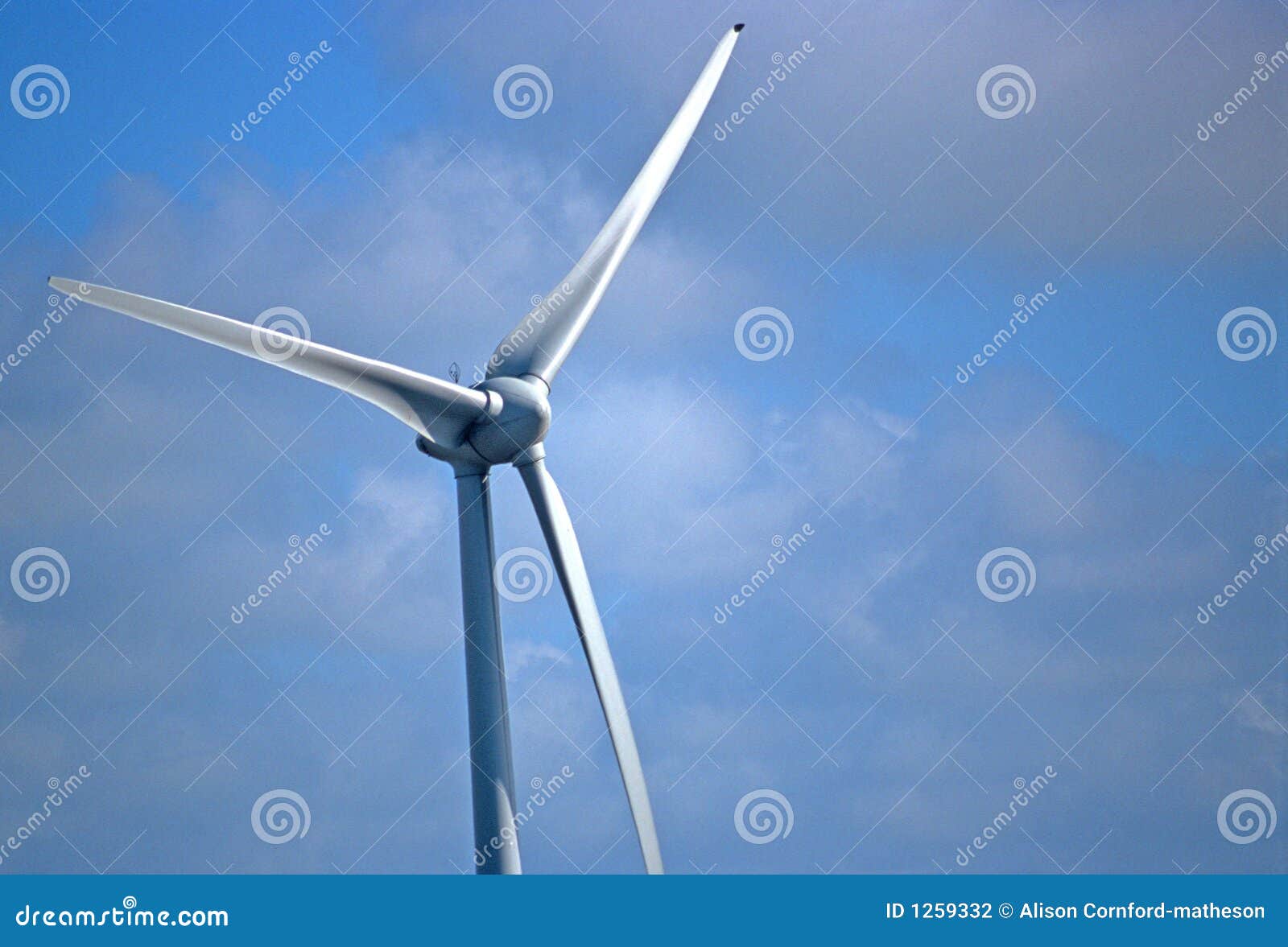 Molino de viento moderno foto de archivo. Imagen de energía - 1259332