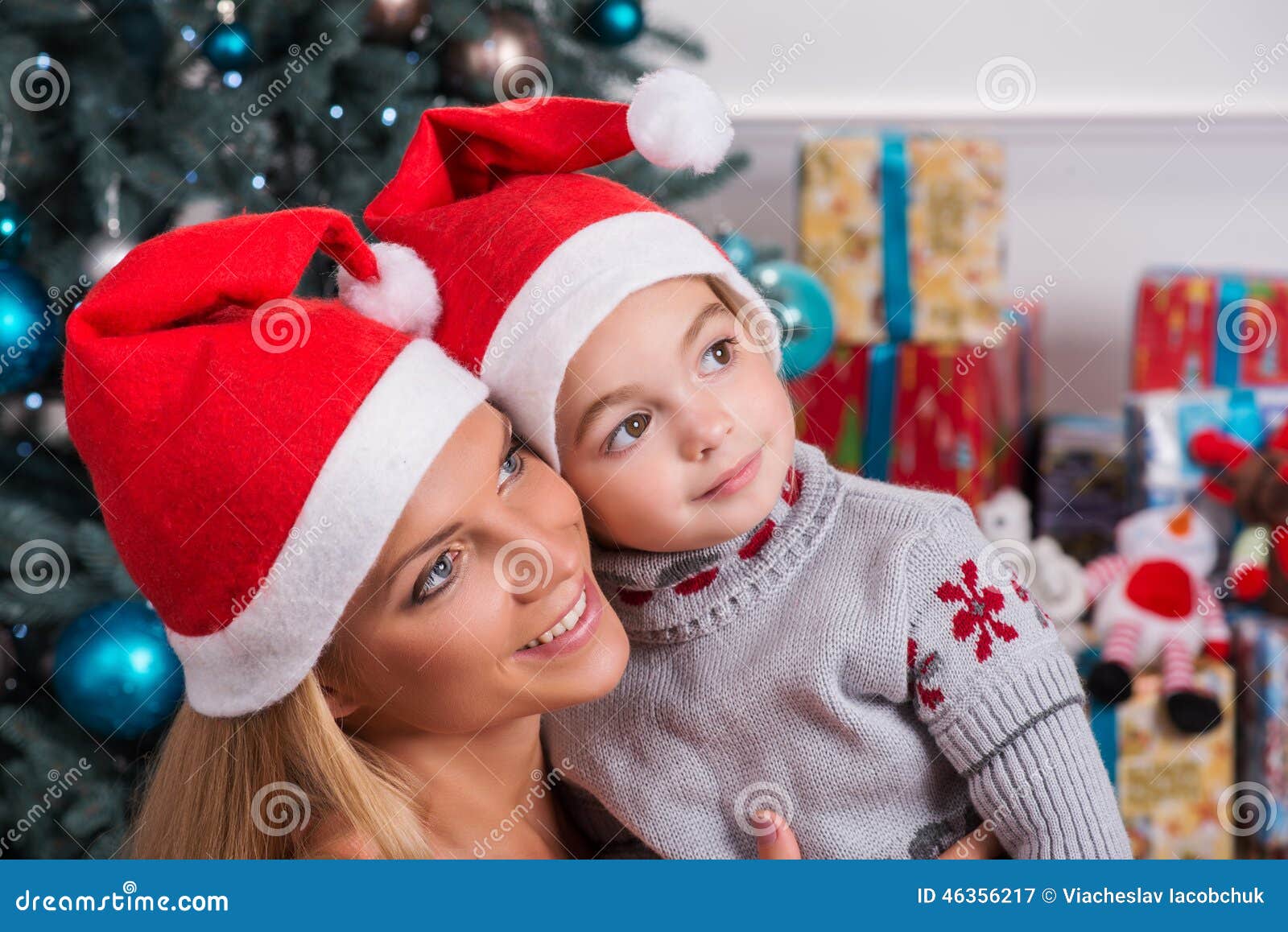 Mom and Daughter Preparing for Christmas Stock Image - Image of cheerful, daughter: 46356217