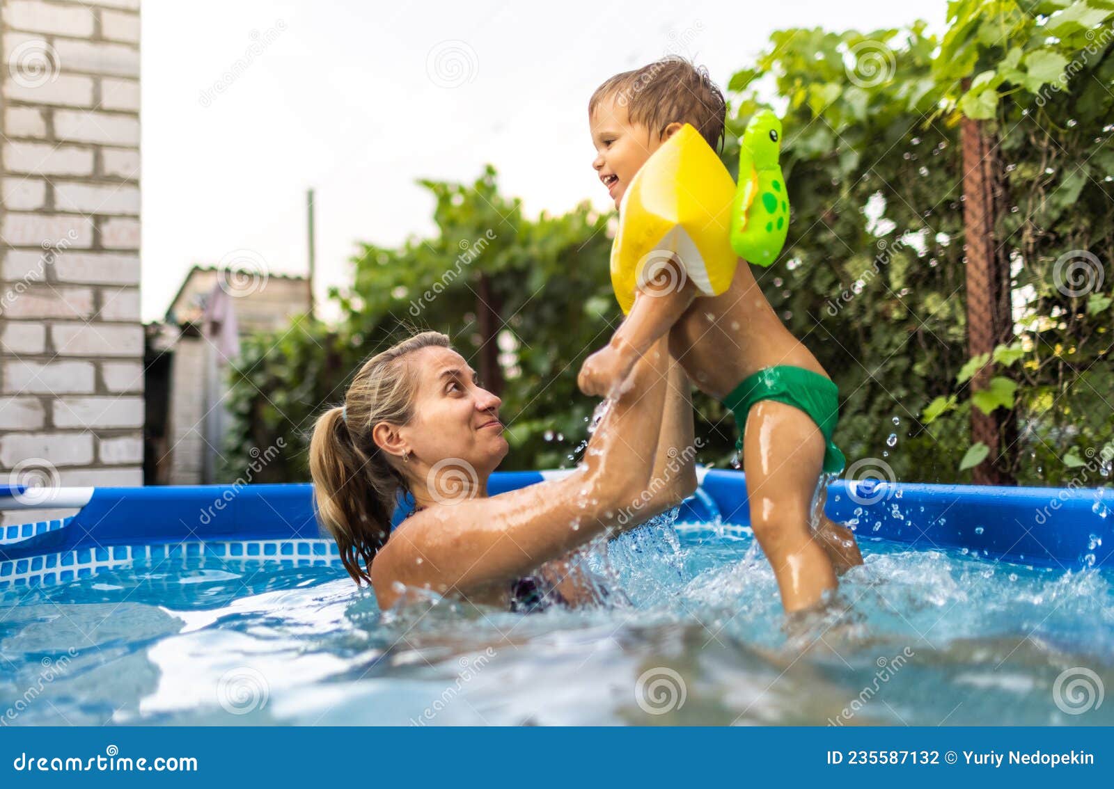 mom and littel naked daughter Beautiful Naked Mother Small Daughter 8 Stock Photo ...