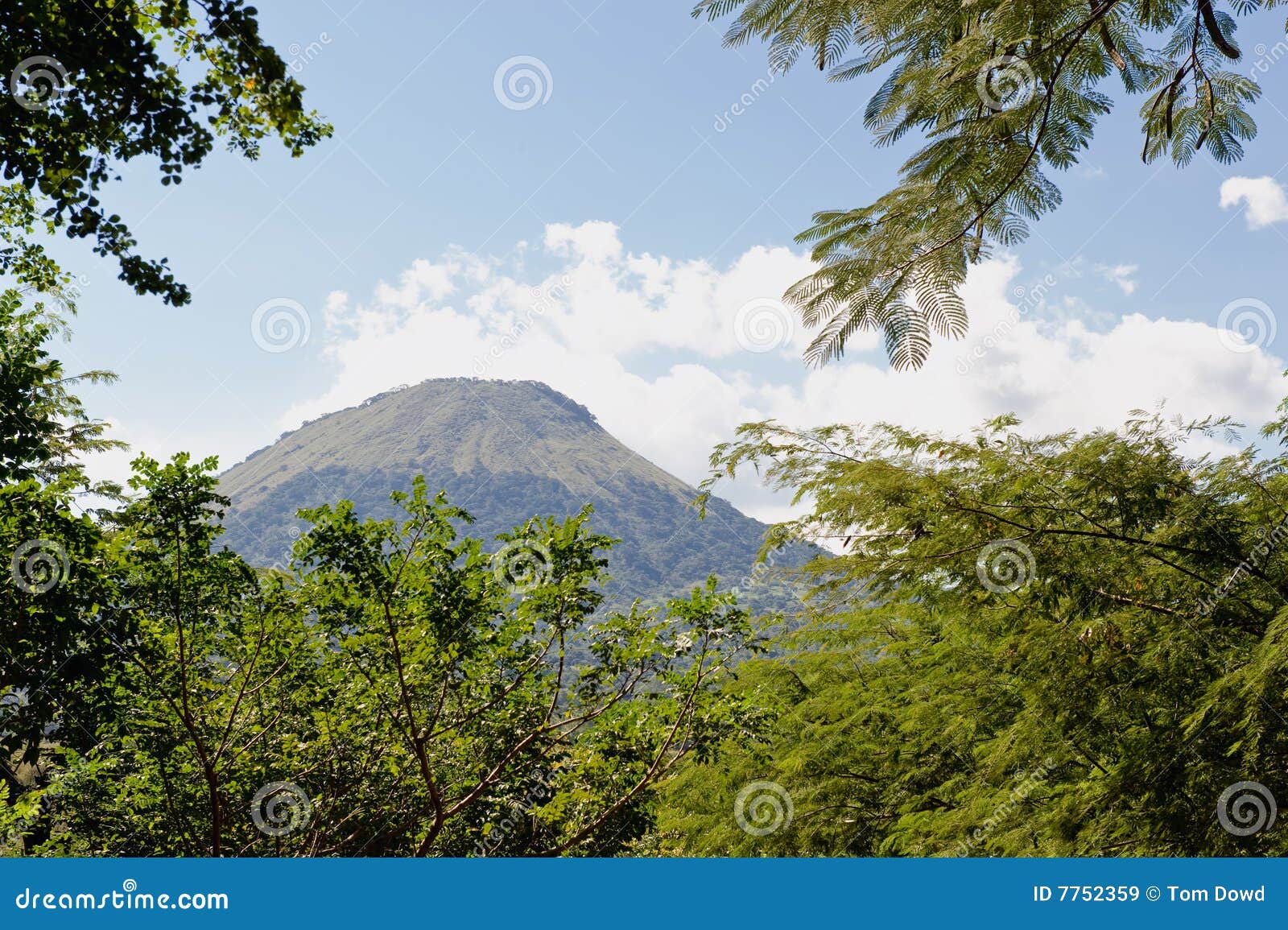 momotombo volcano nicaragua