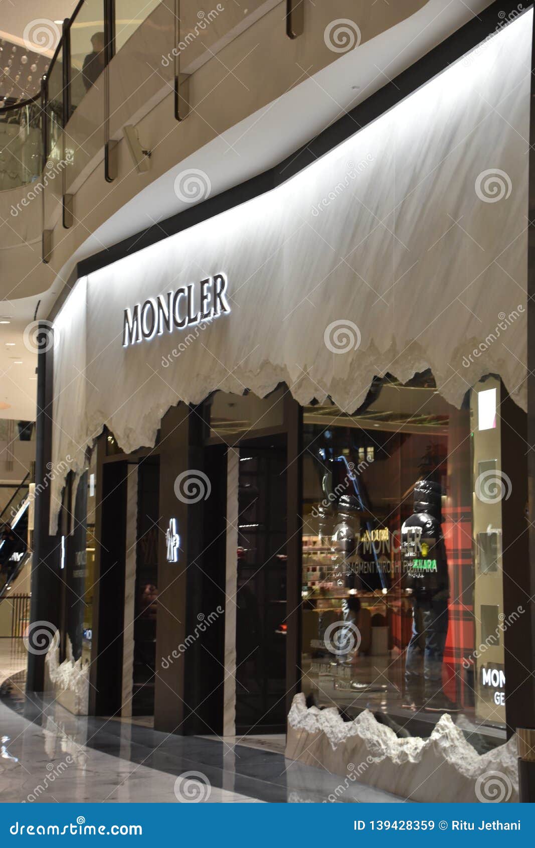 moncler mall