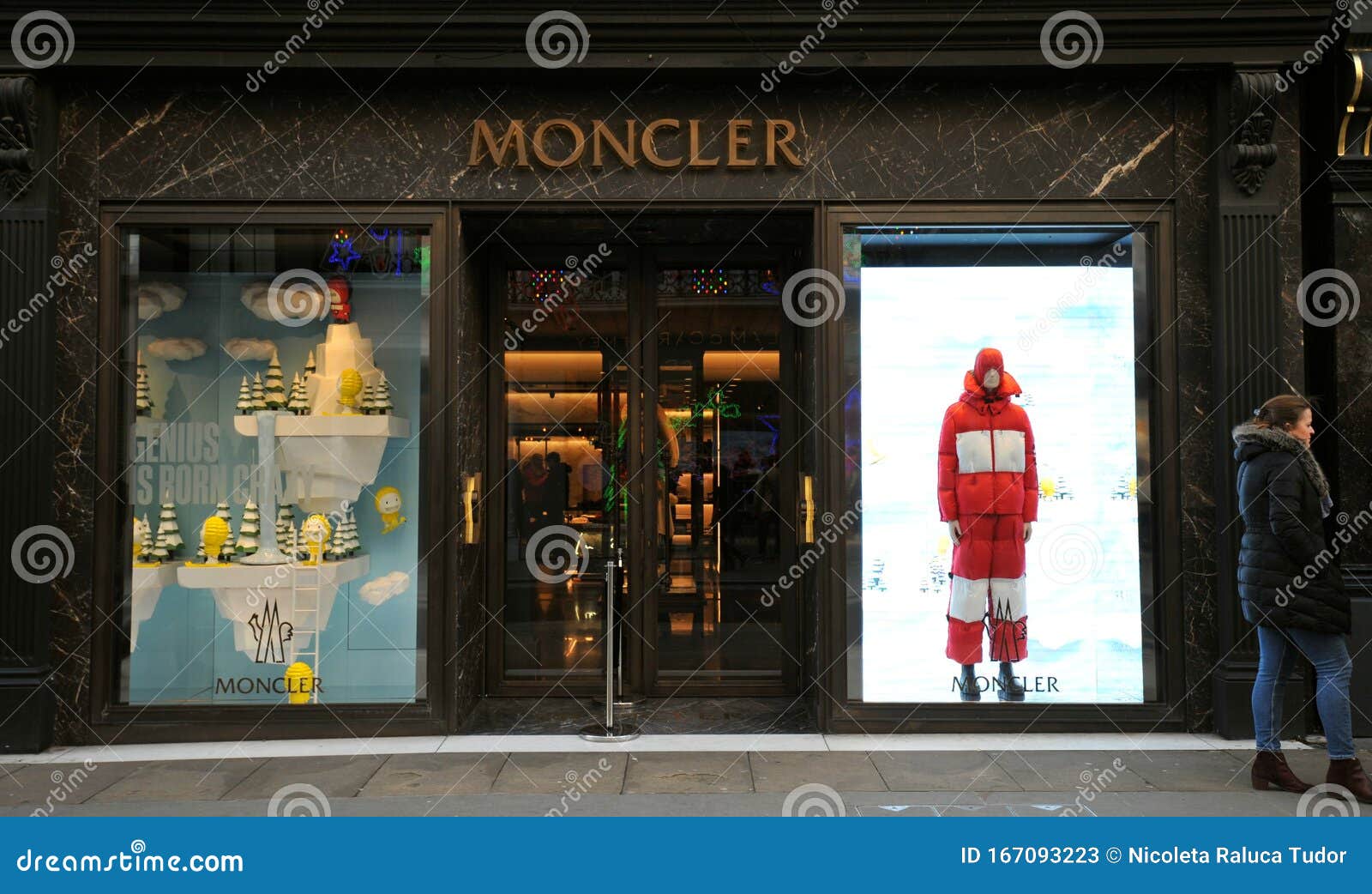 moncler spa stock