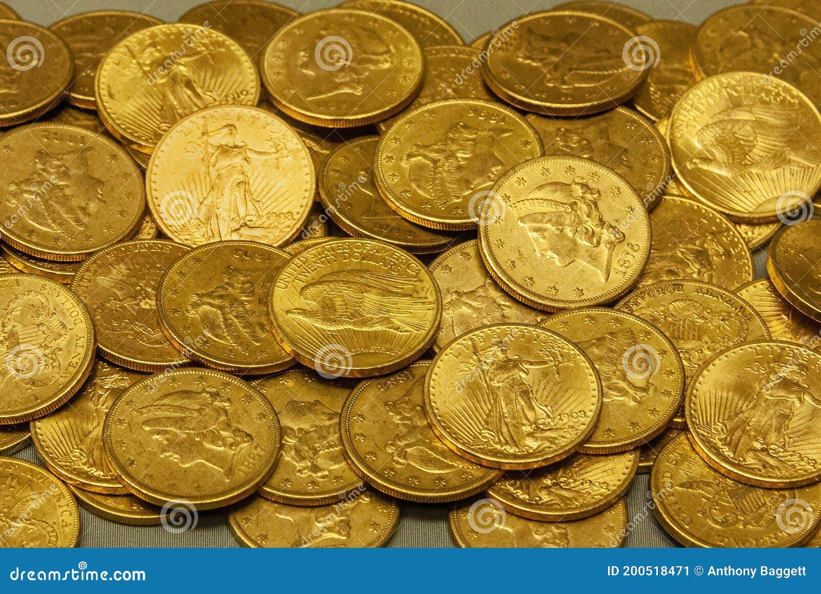 Moneda De La Moneda De Oro Estadounidense Tesoro De Los Raros . De Doble  águila 20 Dólares De Lingotes Imagen de archivo - Imagen de macro, raro:  200518471