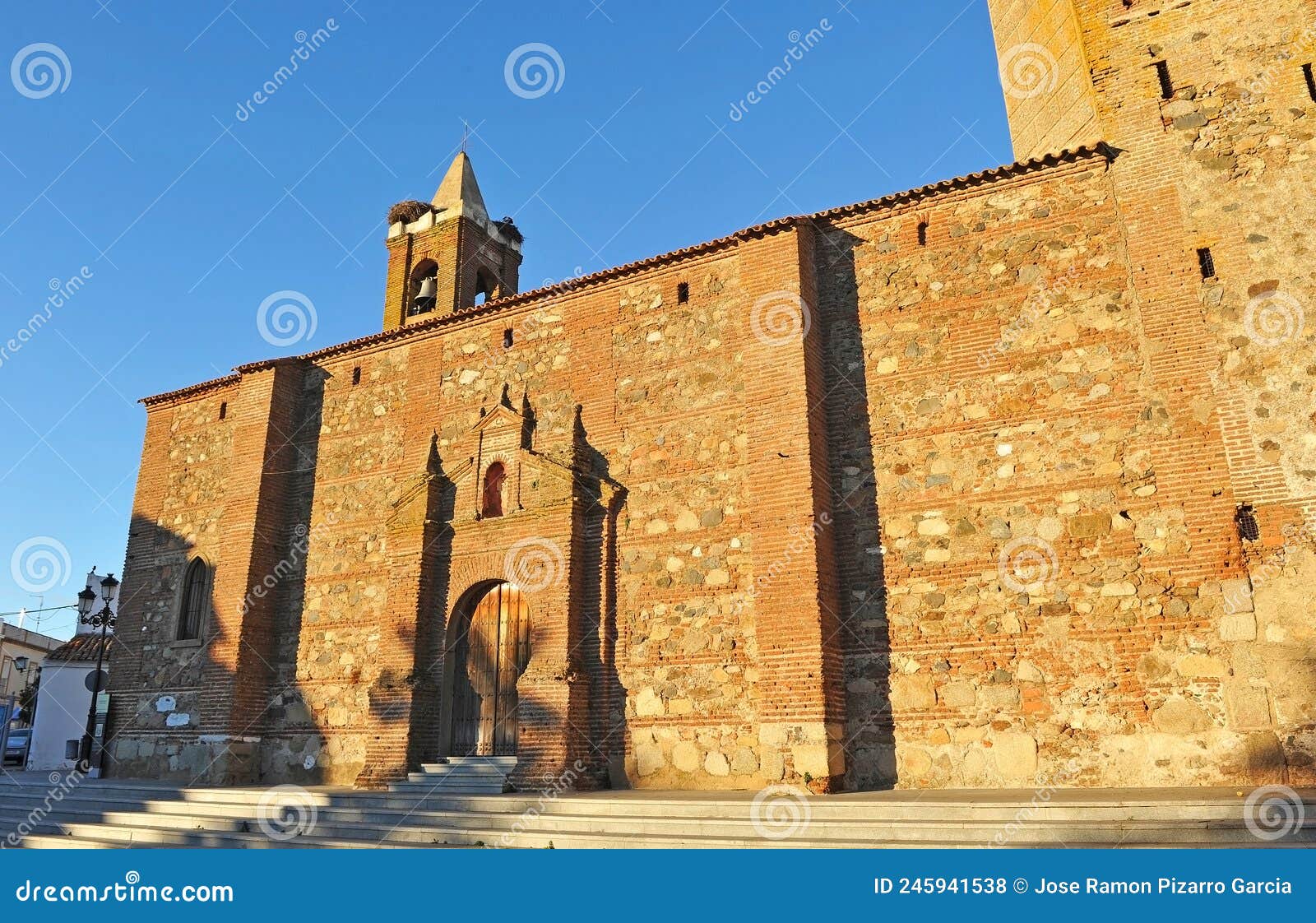 iglesia de san pedro en monesterio, extremadura, espaÃÂ±a