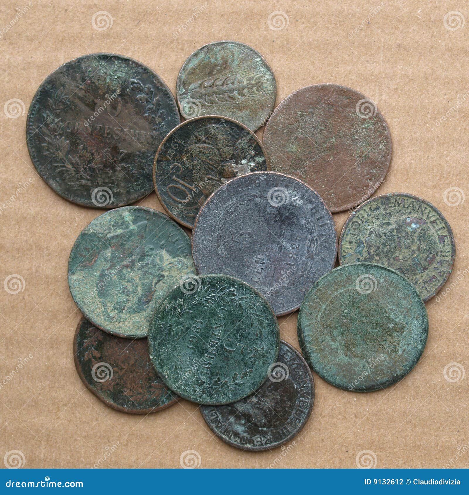 Monete antiche fotografia stock. Immagine di nero, antico - 9132612