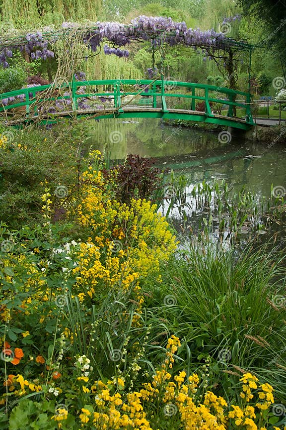 GartenBrücke stockfoto. Bild von brücke, garten 19781818