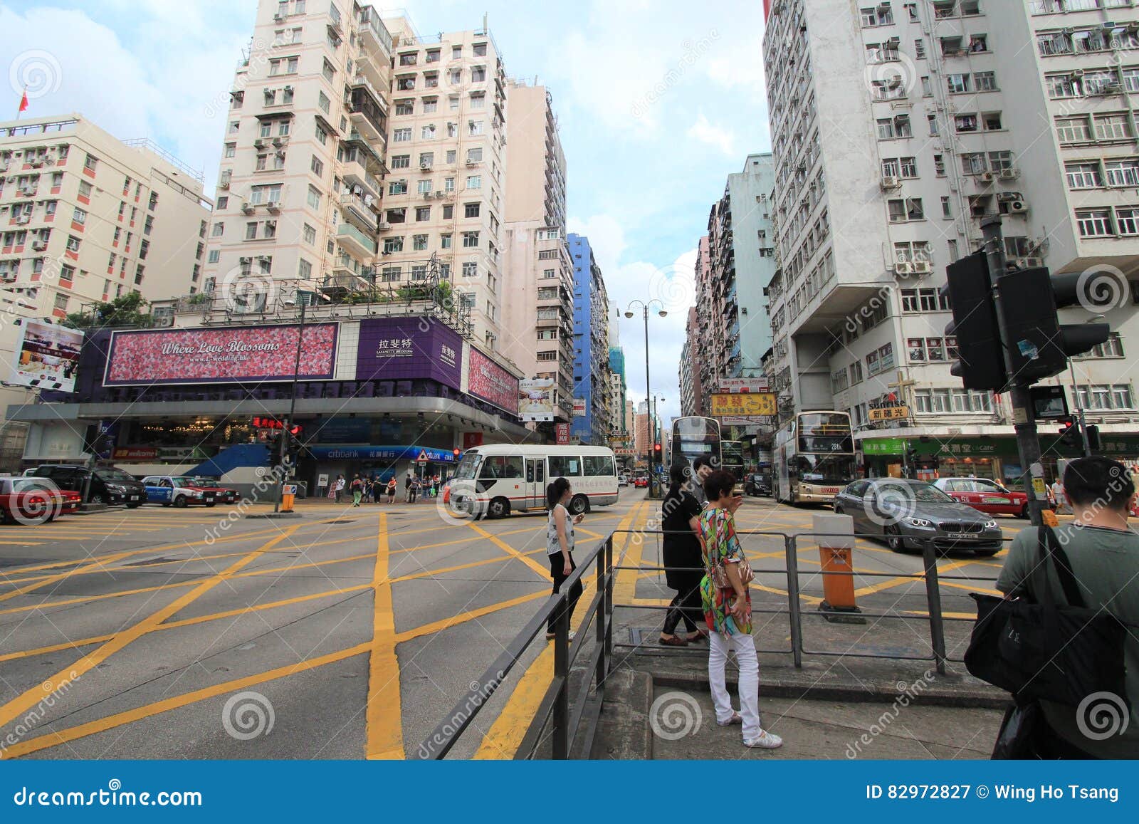 Mong Kok Street View in Hong Kong Editorial Photography - Image of