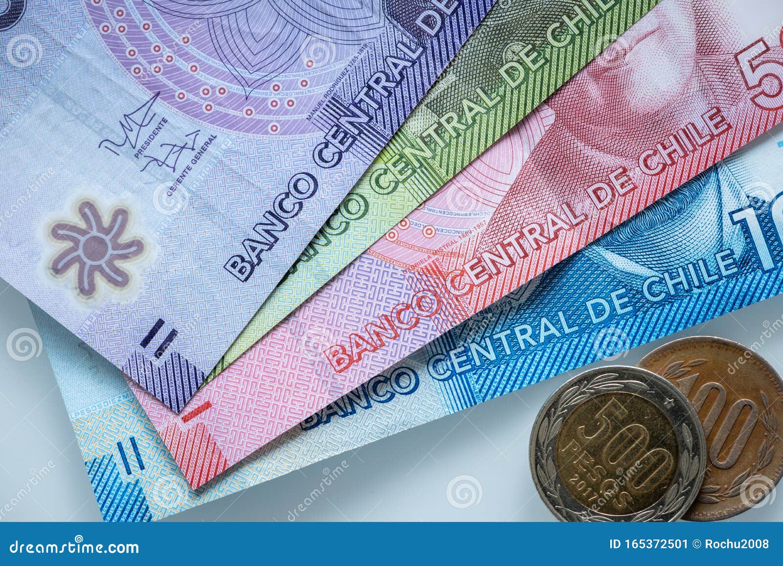 Monnaie chilienne Pesos image stock. Image du billets - 165372501