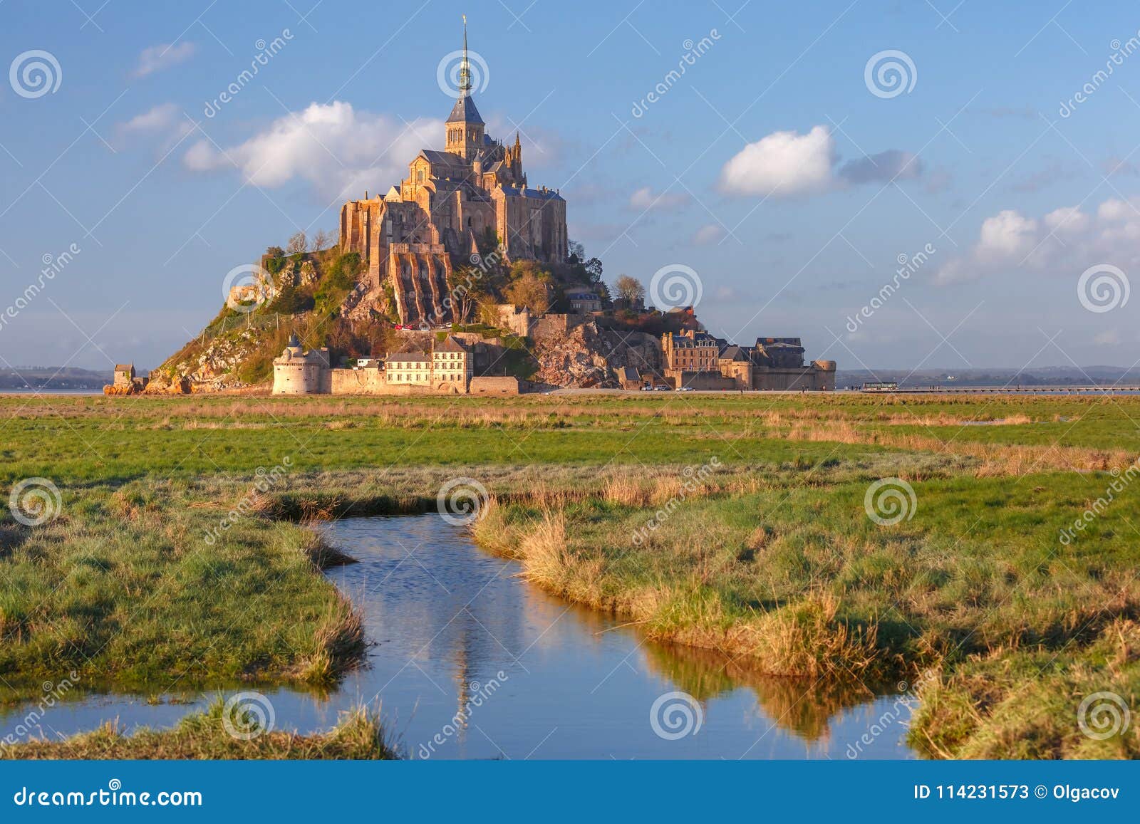 Mont Saint Michel Au Coucher Du Soleil Normandie France