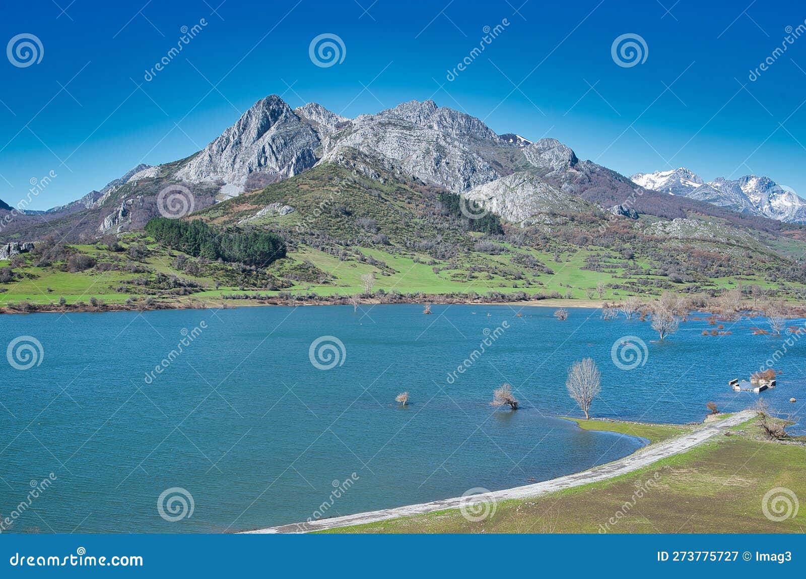 montaÃ±a de riaÃ±o y mampodre regional park, near buron village, leon province, spain