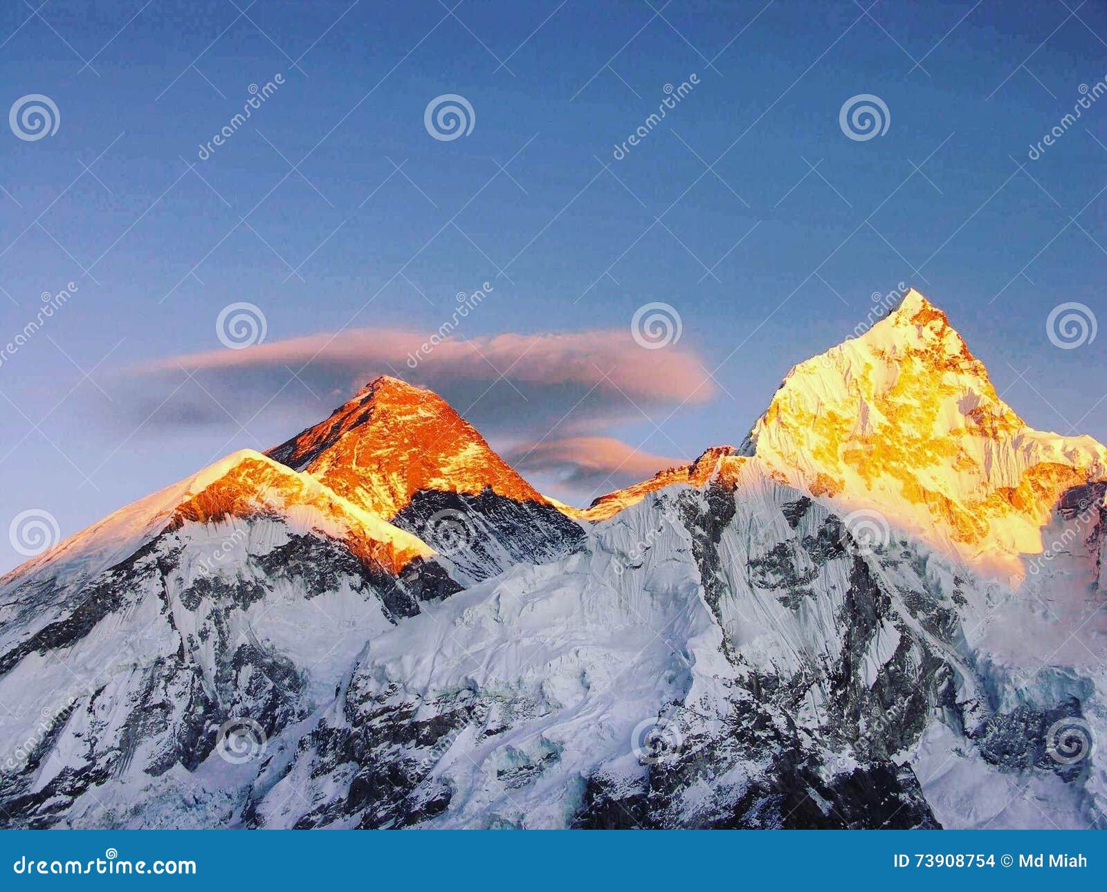 Montagna Colourful Di Buongiorno Fotografia Stock Immagine Di Montagna Buon