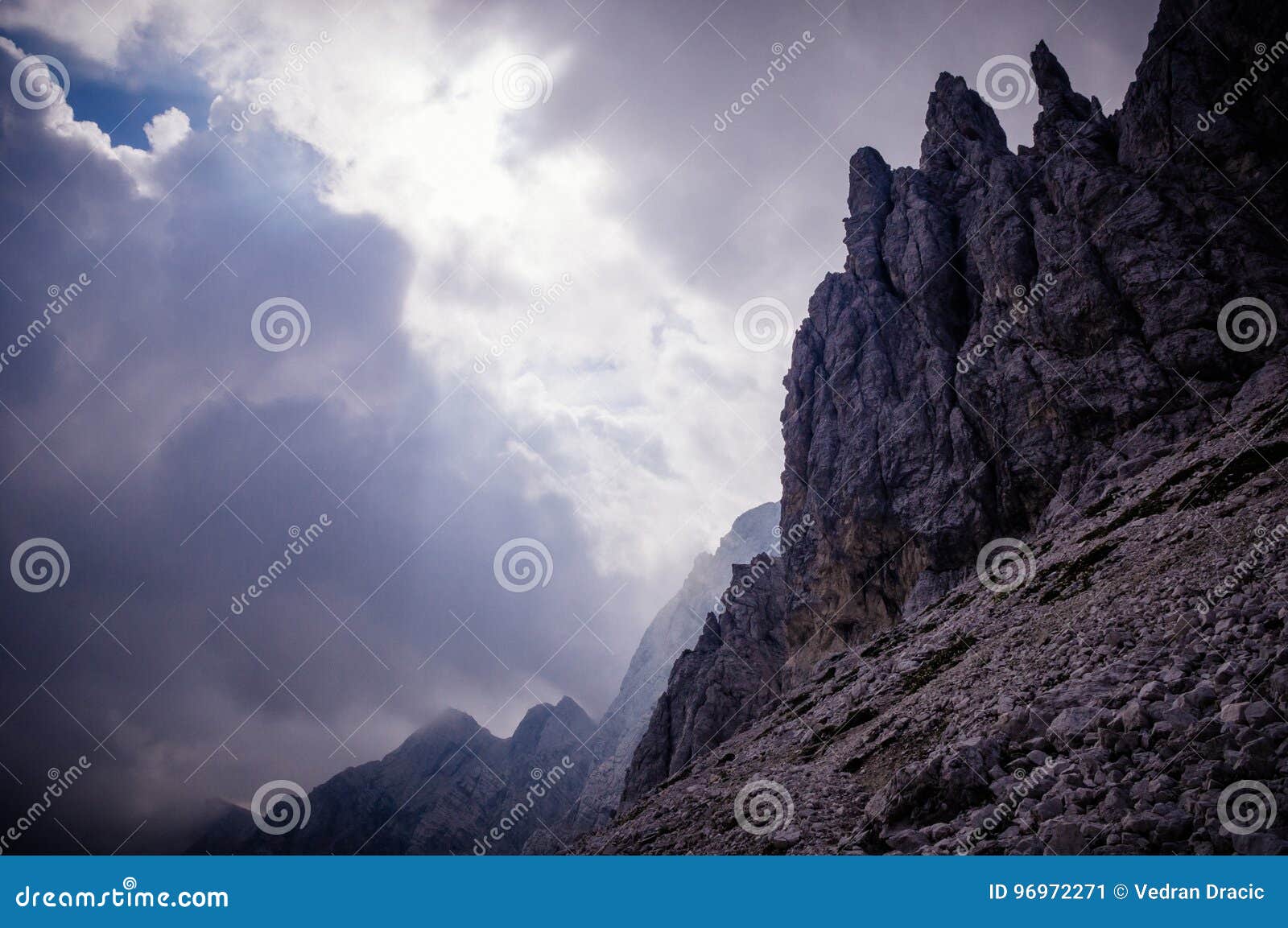 Montagnes en Slovénie, vallée Logarska Dolina de Logar