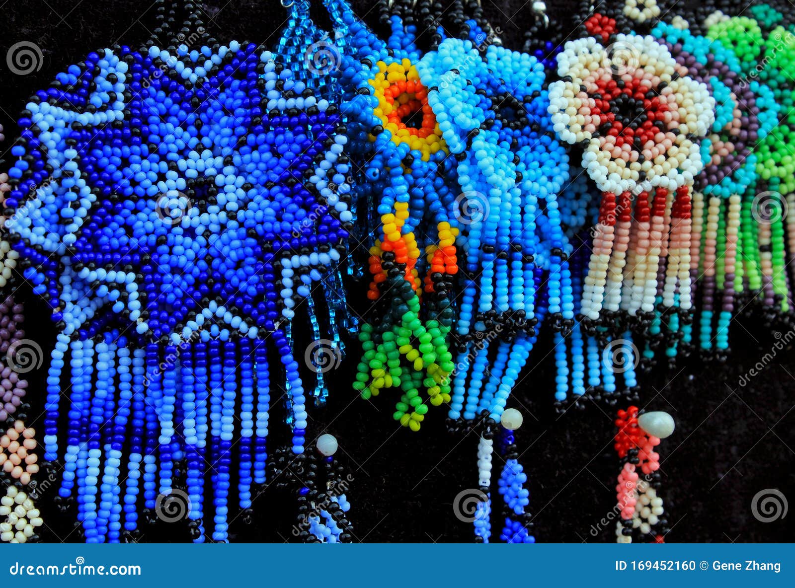 De Pulseras De Flores De Perlas Mexicanas a Varios Colores Foto de archivo - Imagen de colorido, naturalness: 169452160