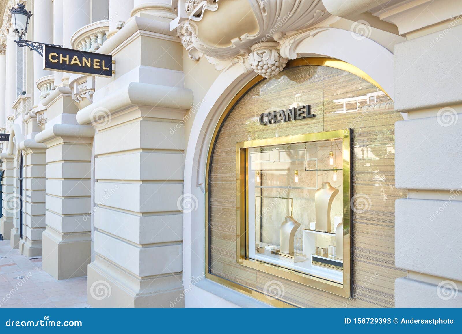 Chanel Fashion Luxury Store in Avenue Montaigne in Paris, France Editorial Stock  Image - Image of design, company: 144003294