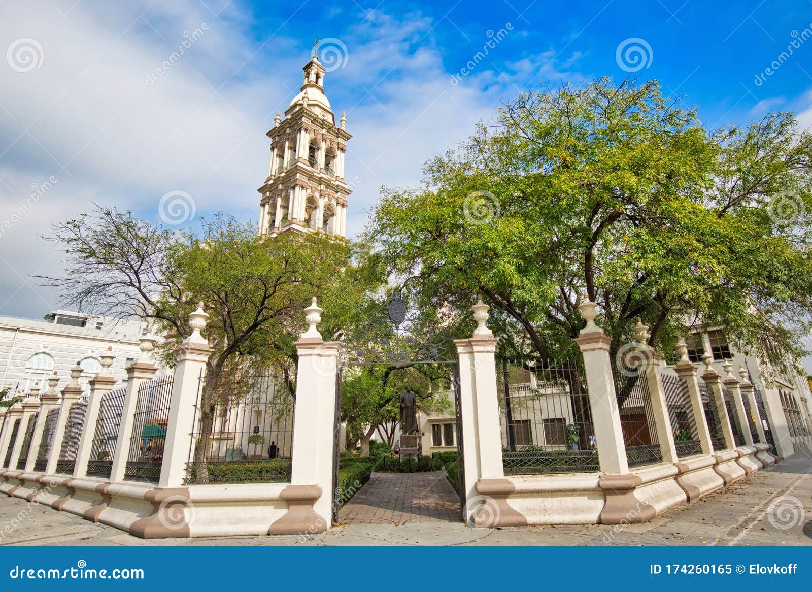 monterrey, macroplaza, metropolitan cathedral catedral metropolitana de monterrey