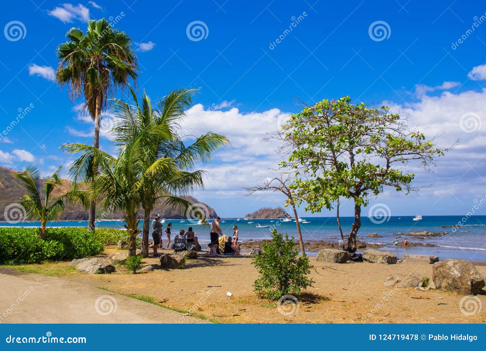 Monterrico Santa Rosa Guatemala Juni 28 2018 Nicht Identifizierte Leute Im Strand Der Die Sonne Und Das Geniessen Sind Nimm Redaktionelles Stockfoto Bild Von Rico Wolke 124719478