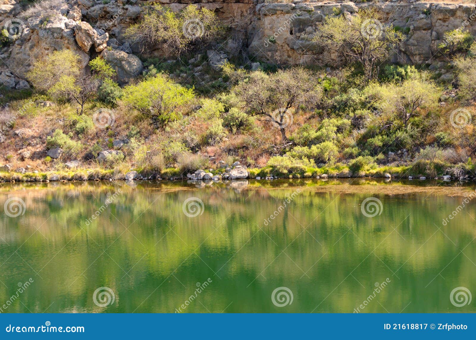 Montezuma Well desert pool stock image. Image of montezuma 21618817