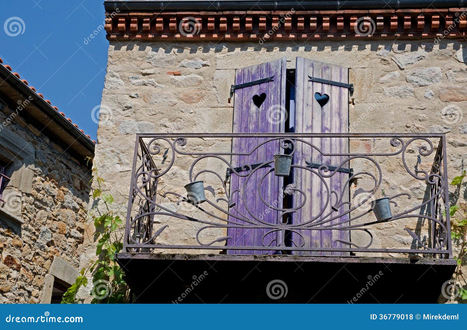 Montpeyroux, Francia. Casa pintoresca en la ciudad Montpeyroux, macizo central, Auvergne, Francia.