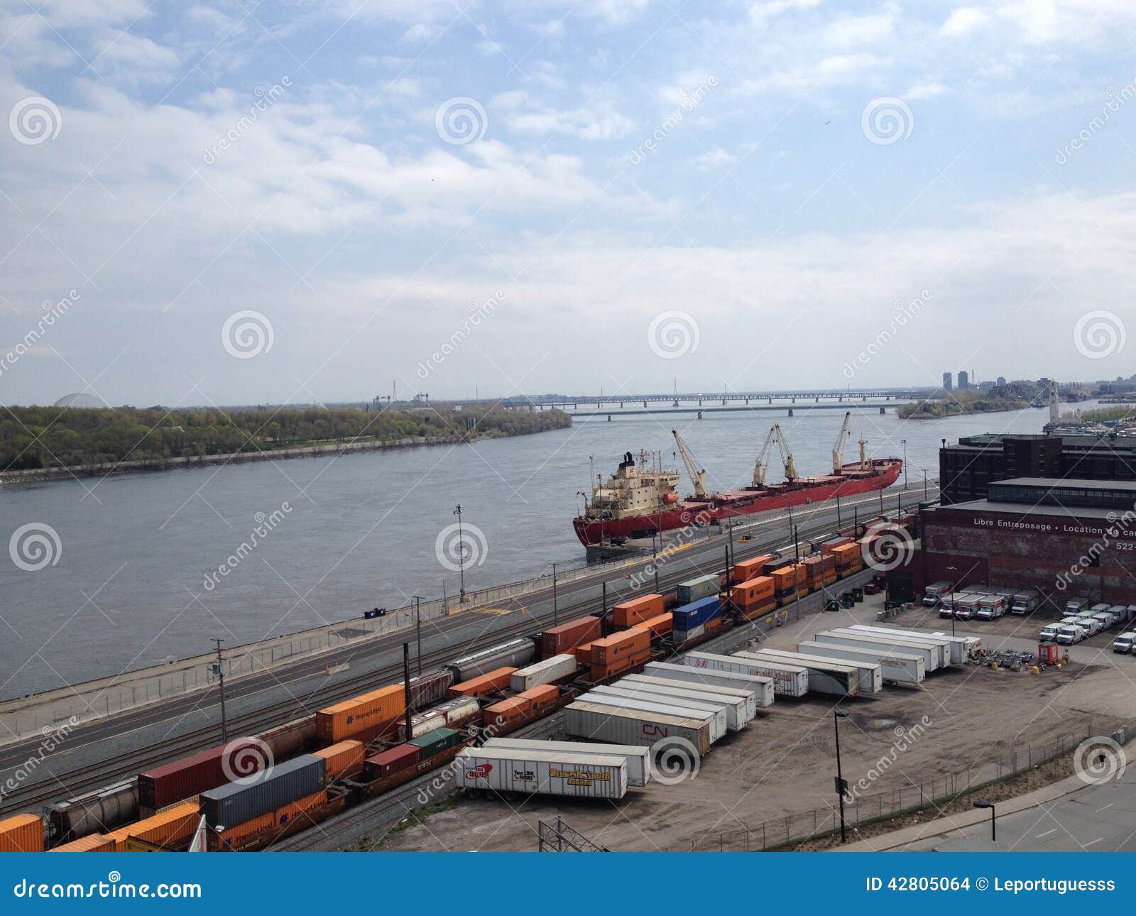 Montreal harbour editorial stock image. Image of river 42805064