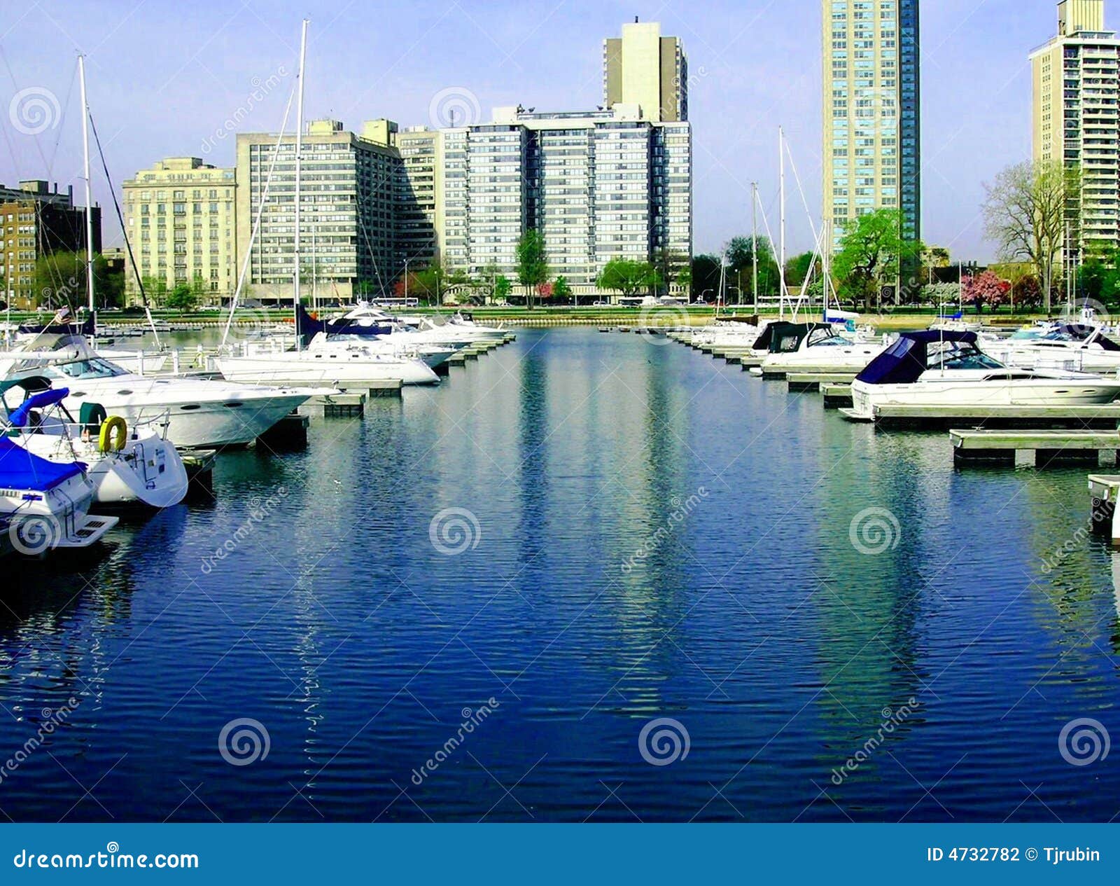 Montrose Harbor stock photo. Image of sailing, jetty, boat 4732782