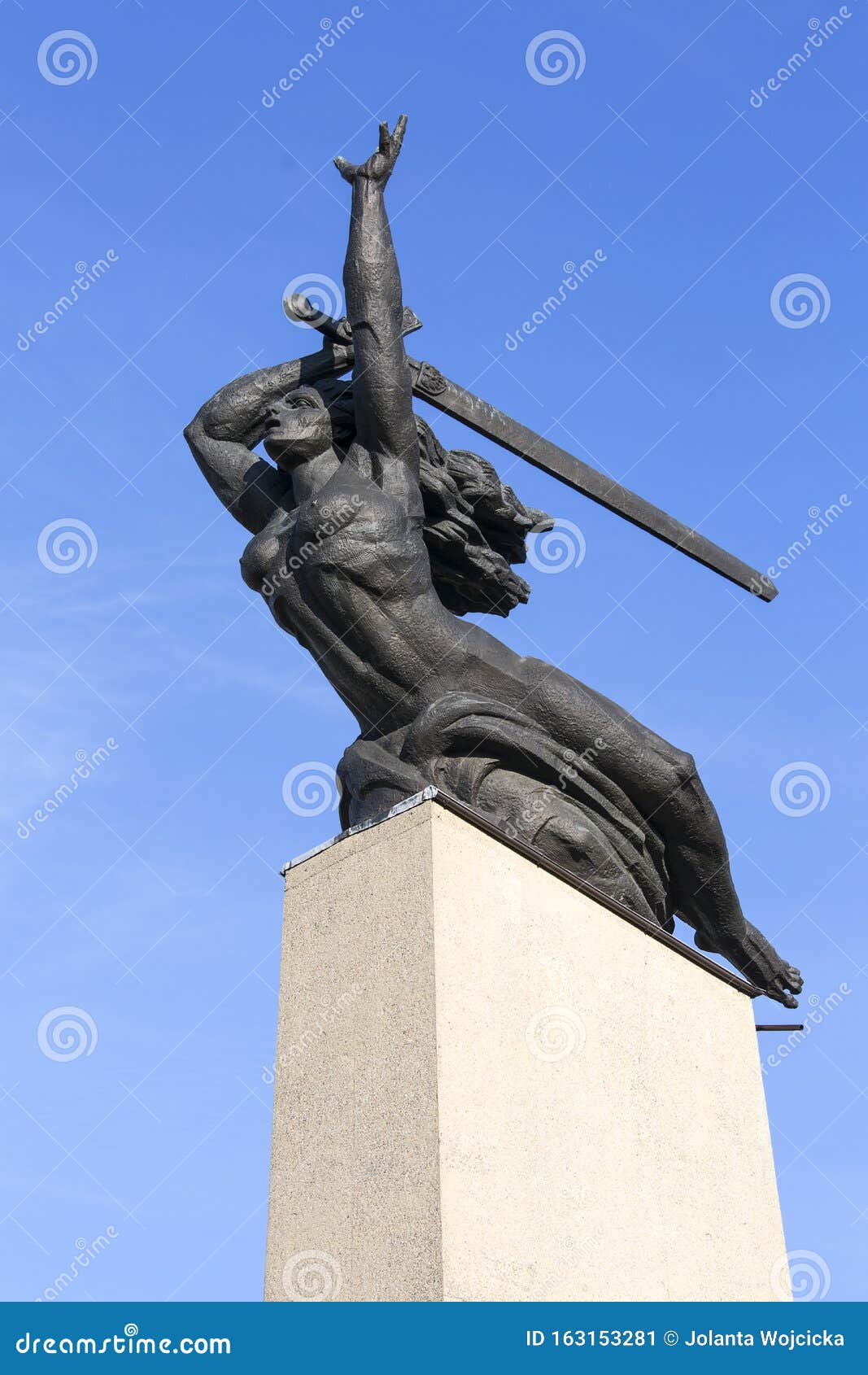 Monument över Heroes of Warszawa, Warszawa Nike Av Skulptorn Marian Konieczny, Warszawa, Polen Fotografering för Bildbyråer Bild hjältar, arkitektur: 163153281