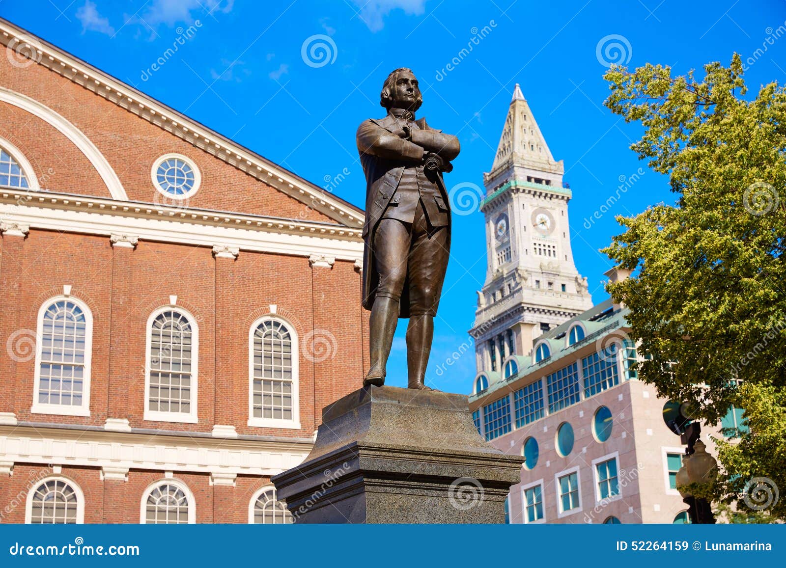 Monument Faneuil Hall Bostons Samuel Adams Stockbild Bild von mitte
