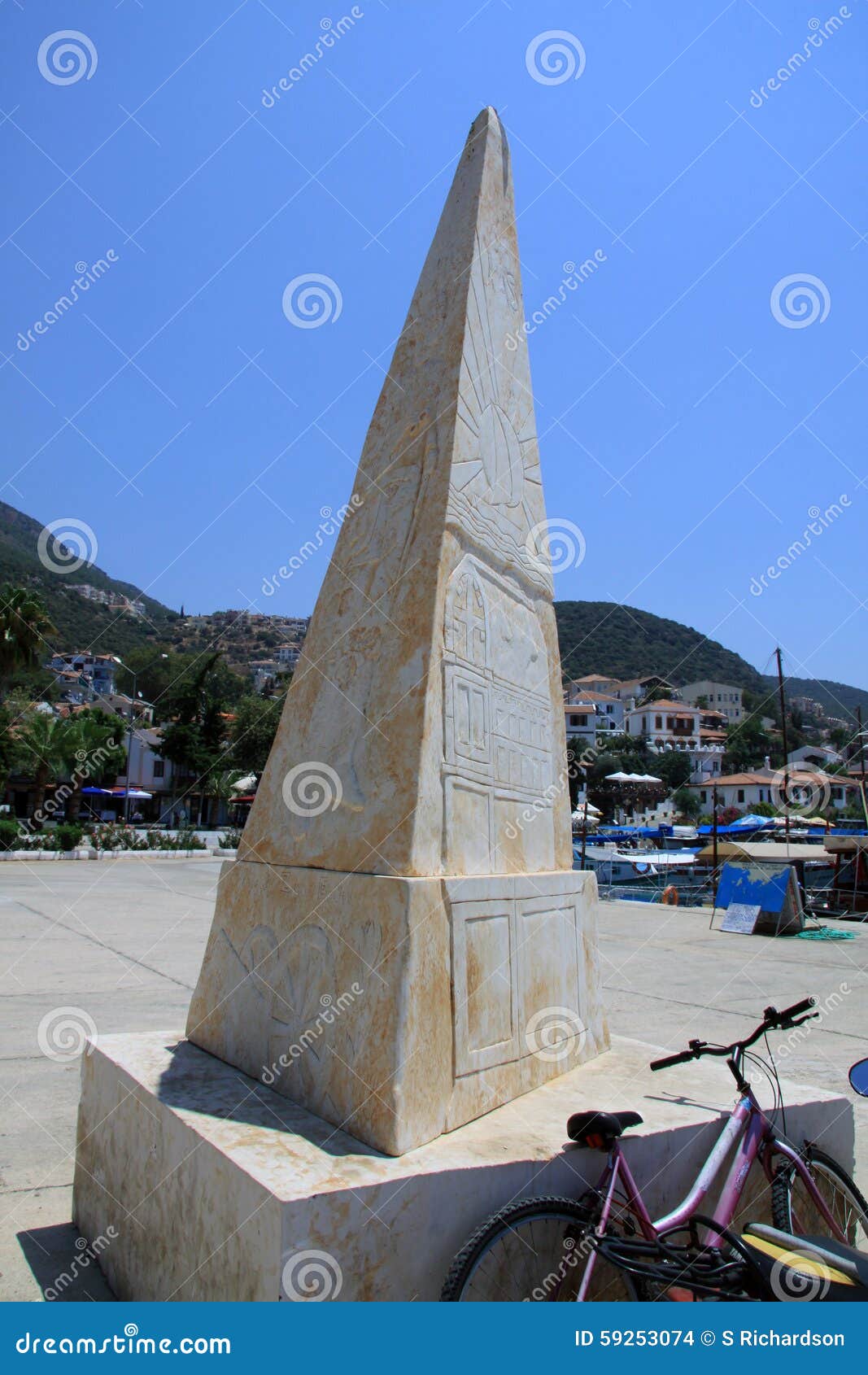 monument on the harbour front