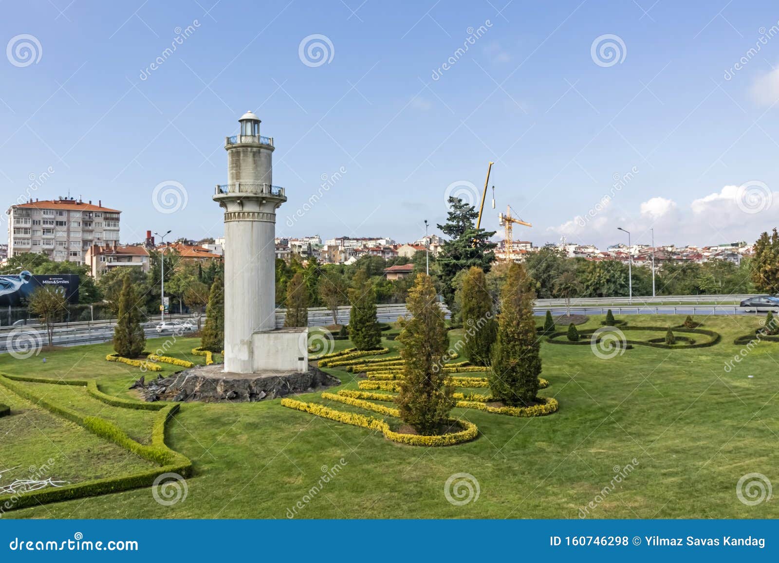 Monument Lighthouse in Green Nature Next To the Fenerbahce in Istanbul. Editorial Photo - Image of blue, coast: 160746298