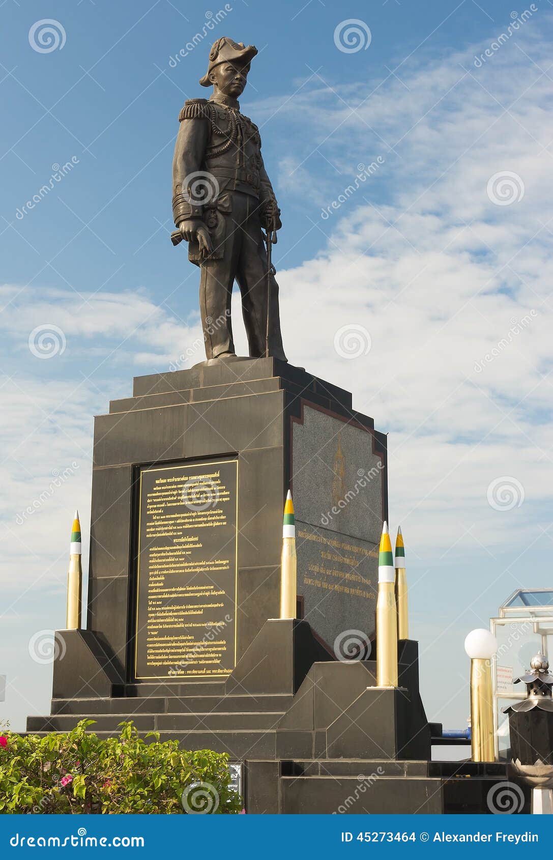 monument to the admiral of royal thai fleet prinze of krom luang jumborn khet udomsakdi