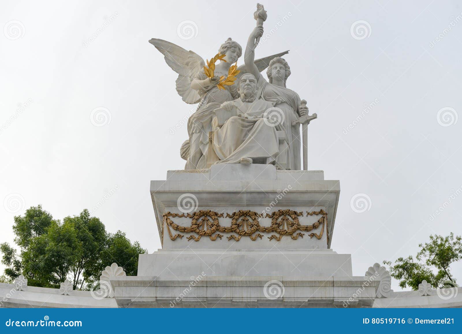 monument to benito juarez - mexico city
