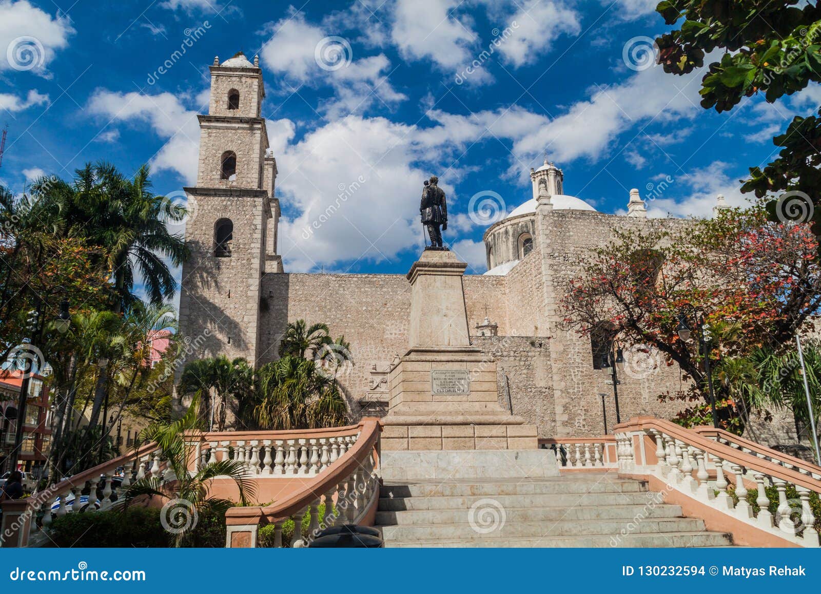 monument to general manuel cepeda peraza and iglesia de jesus church in merida, mexi