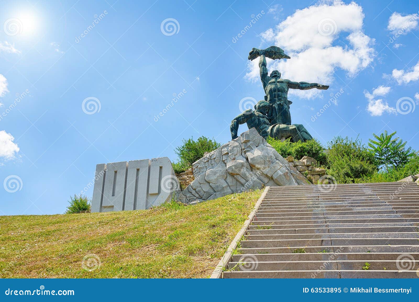 the monument to the uprising of the workers
